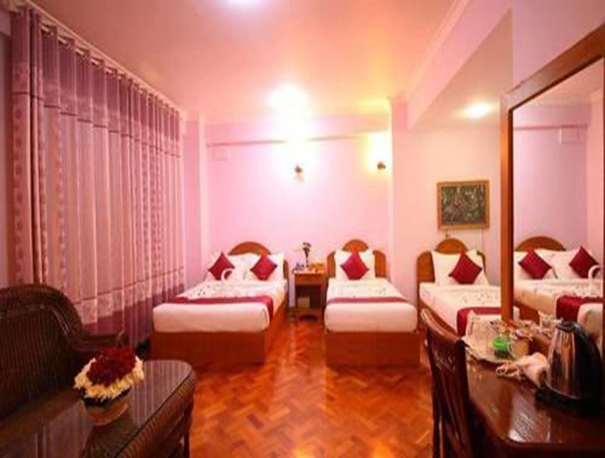 Hotel United Mandalay Eksteriør bilde